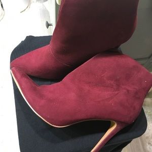 Gorgeous burgundy booties